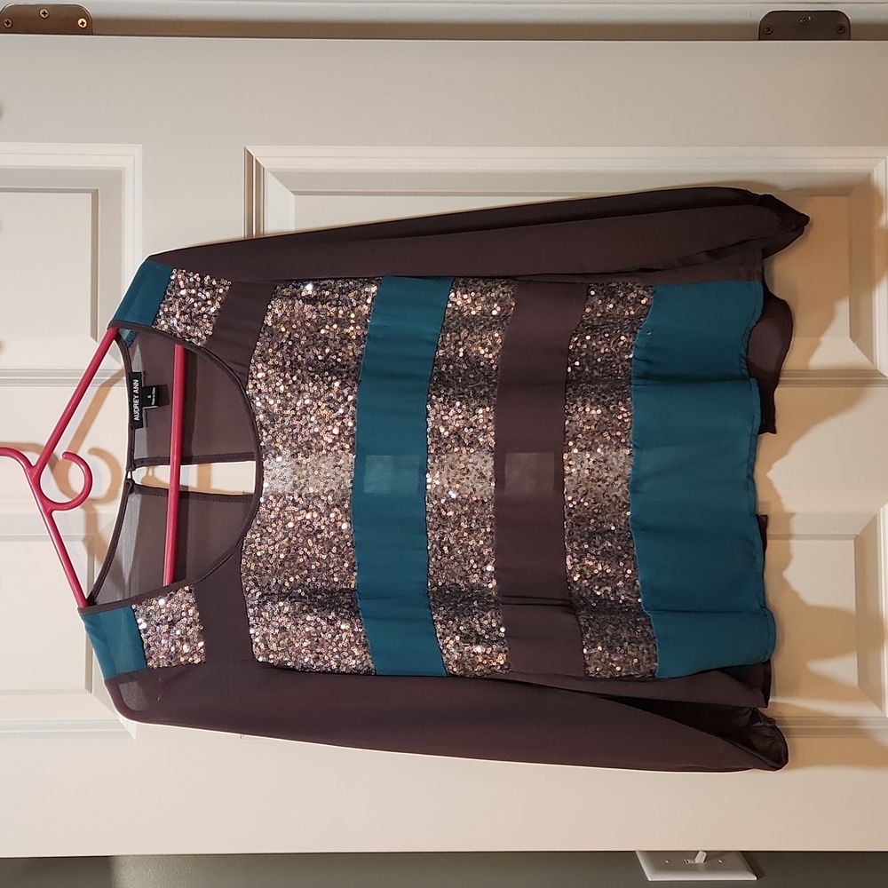 Fun sparkly long sleeve top